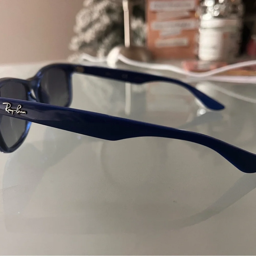 Ray-Ban Navy Blue Sunglasses